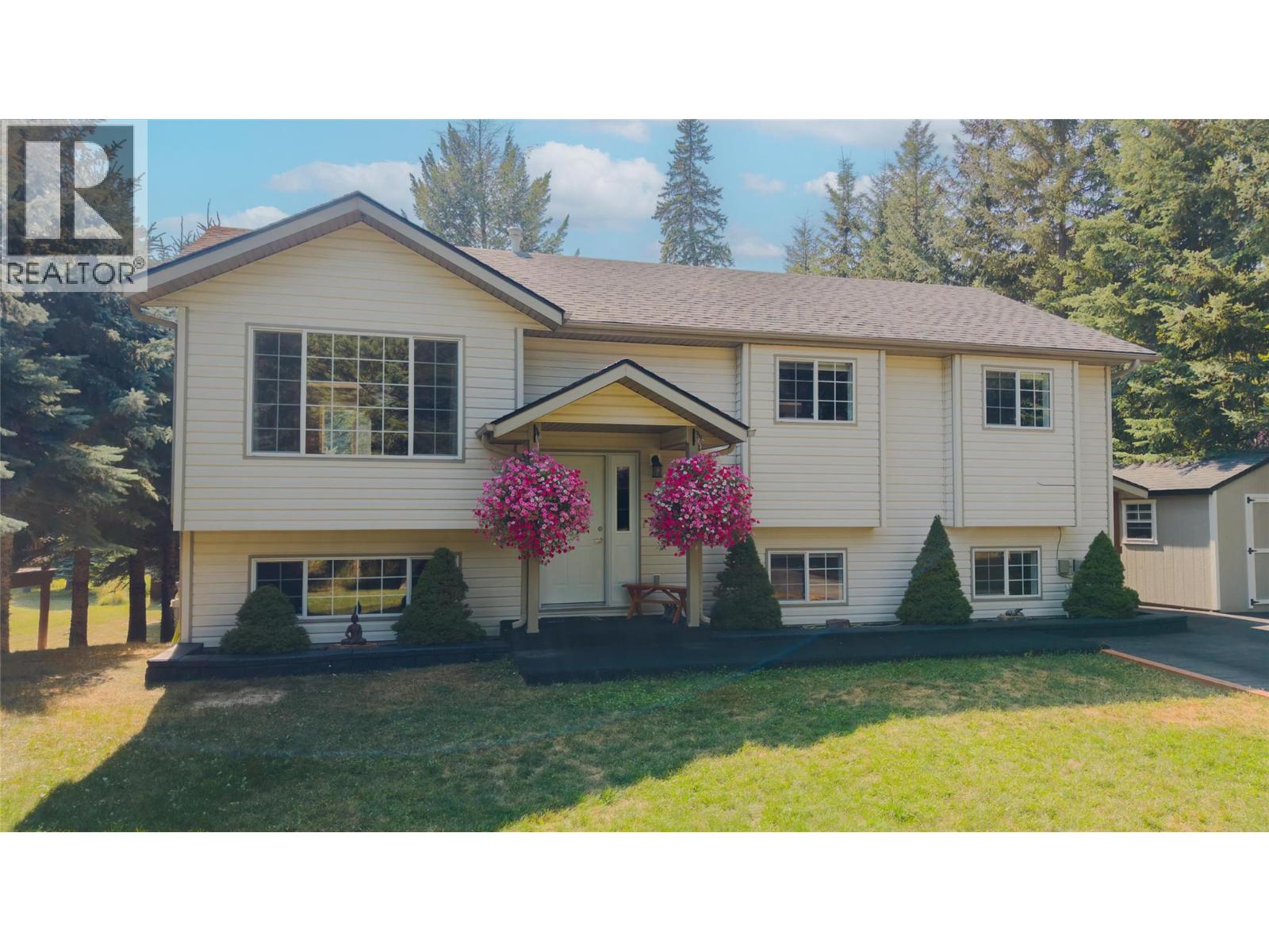 6799 Rosen Lake Road, Jaffray, British Columbia  V0B 1T0 - Photo 1 - 10396203