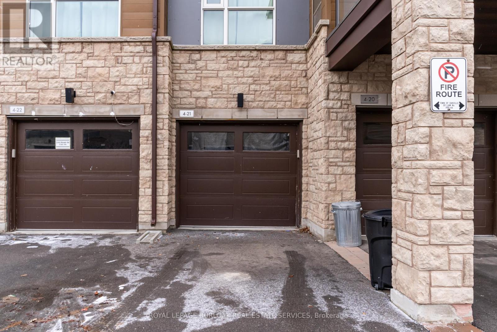 206 - 2393 BRONTE ROAD