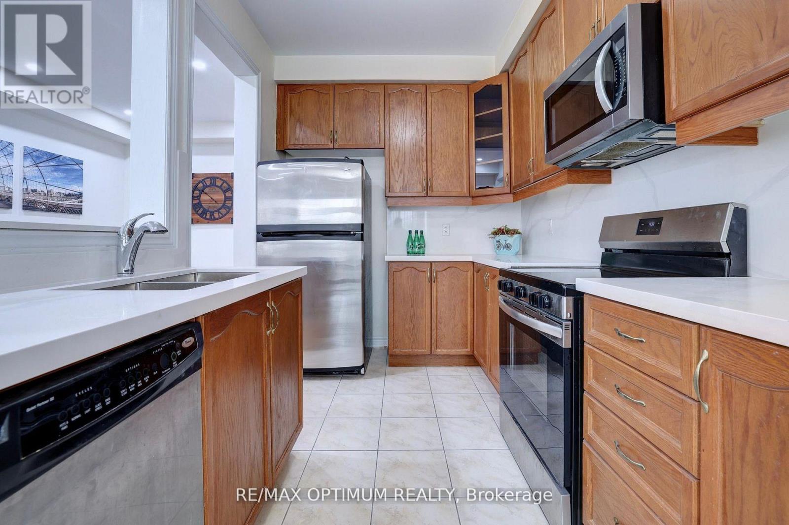 21 Saint Eugene Street, Brampton, Ontario  L6Y 0N5 - Photo 11 - W13634216