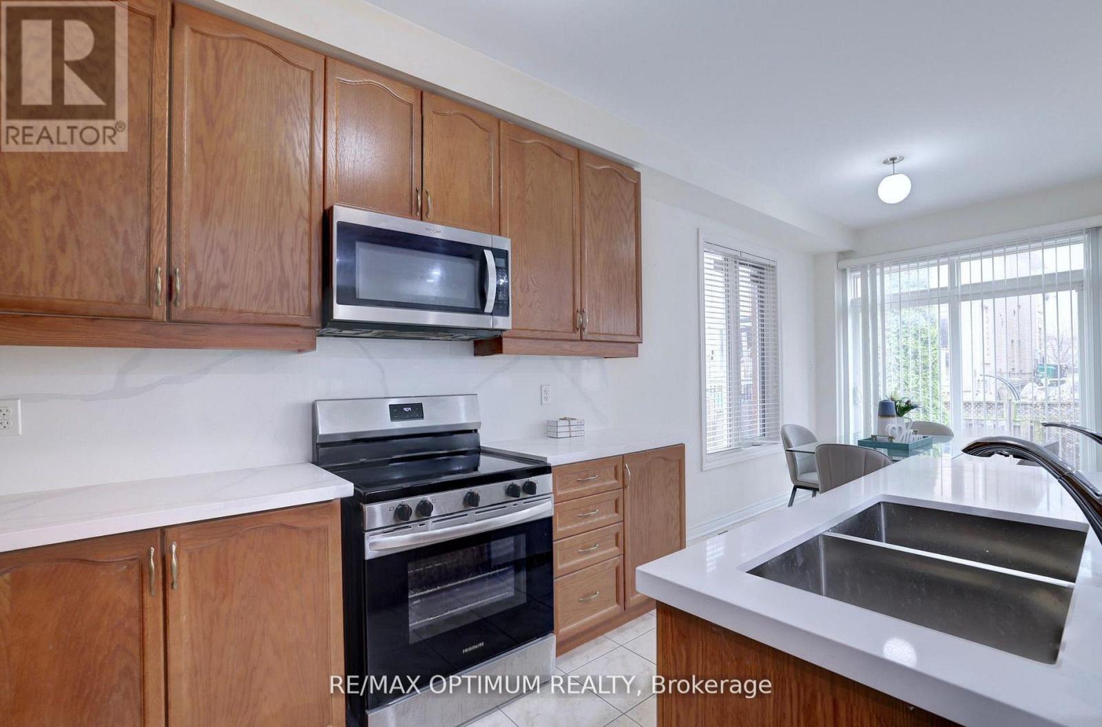 21 Saint Eugene Street, Brampton, Ontario  L6Y 0N5 - Photo 12 - W13634216