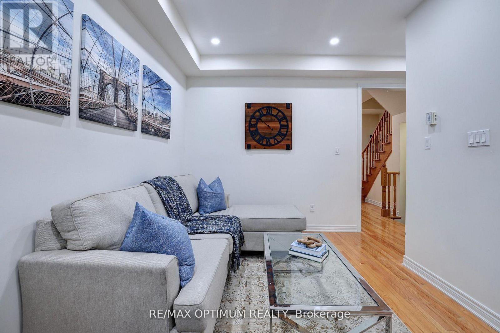 21 Saint Eugene Street, Brampton, Ontario  L6Y 0N5 - Photo 6 - W13634216