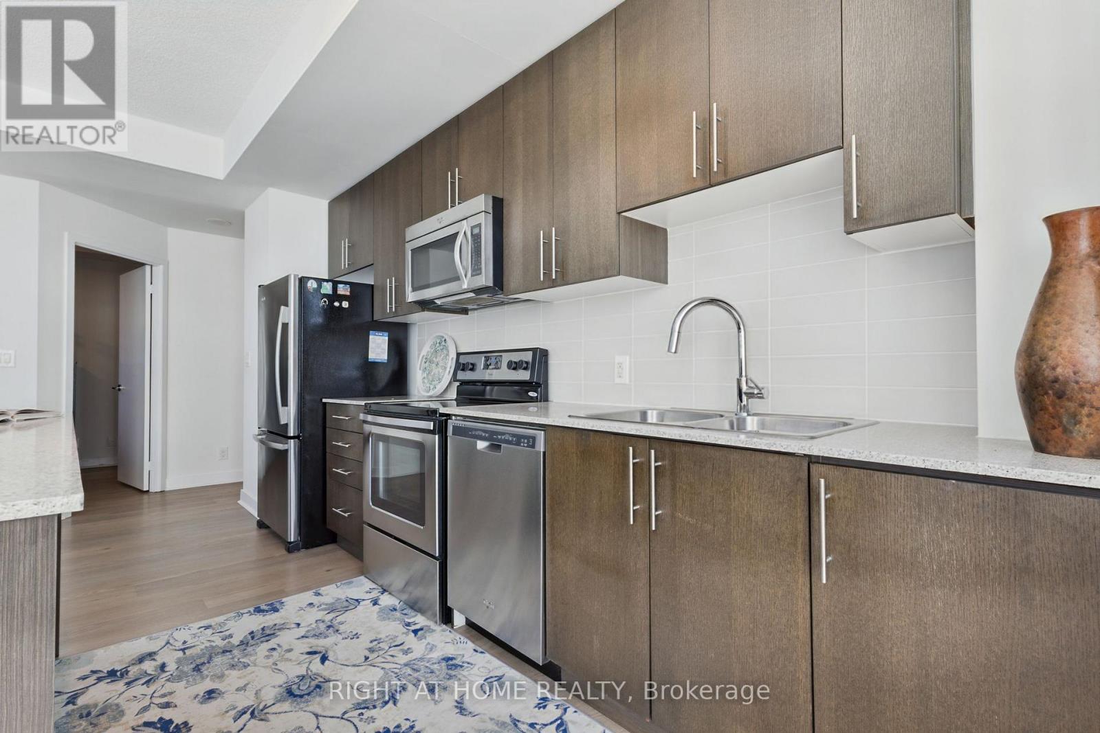 302 - 3985 Grand Park Drive, Mississauga, Ontario L5B 0H8 - Photo 4 - W13634274