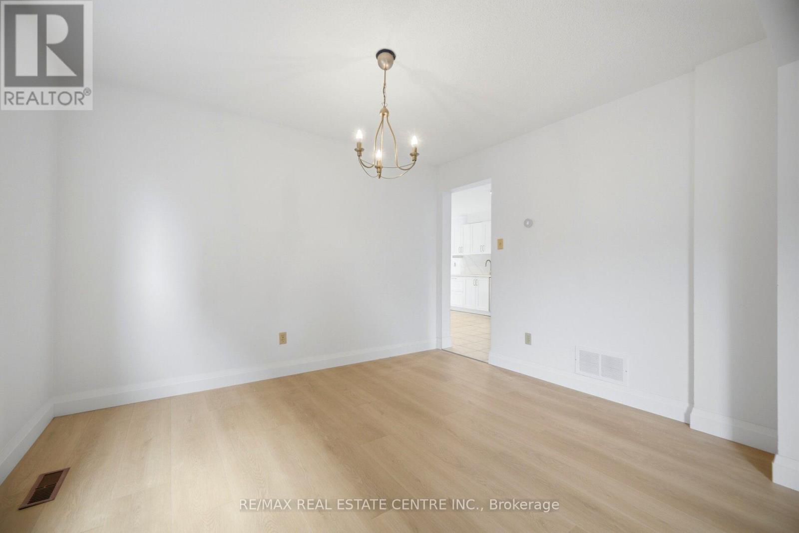 4676 Owl Circle, Mississauga, Ontario  L4Z 2W6 - Photo 15 - W13634312