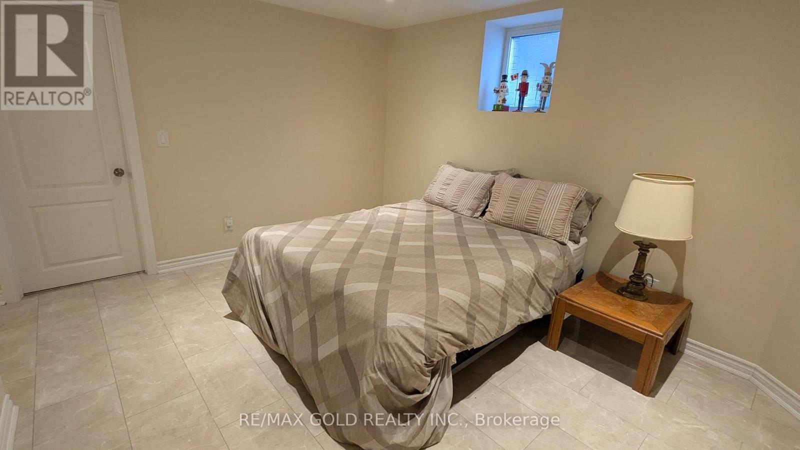 Bsmt - 20 Hiking Court, Brampton, Ontario L6T 0M6 - Photo 18 - W13634328