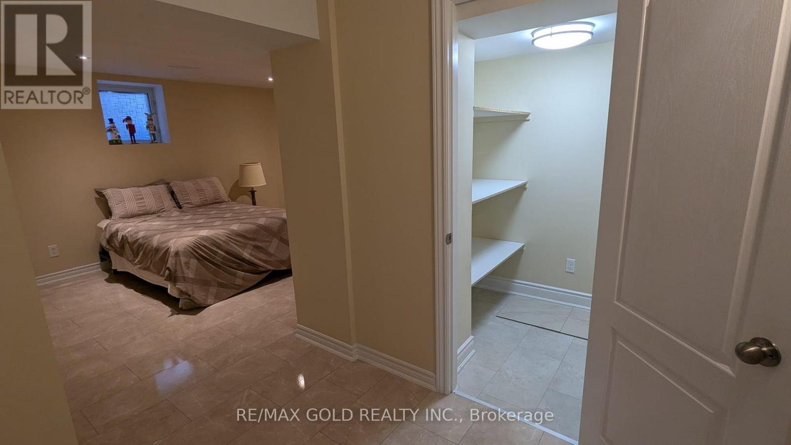 Bsmt - 20 Hiking Court, Brampton, Ontario L6T 0M6 - Photo 19 - W13634328