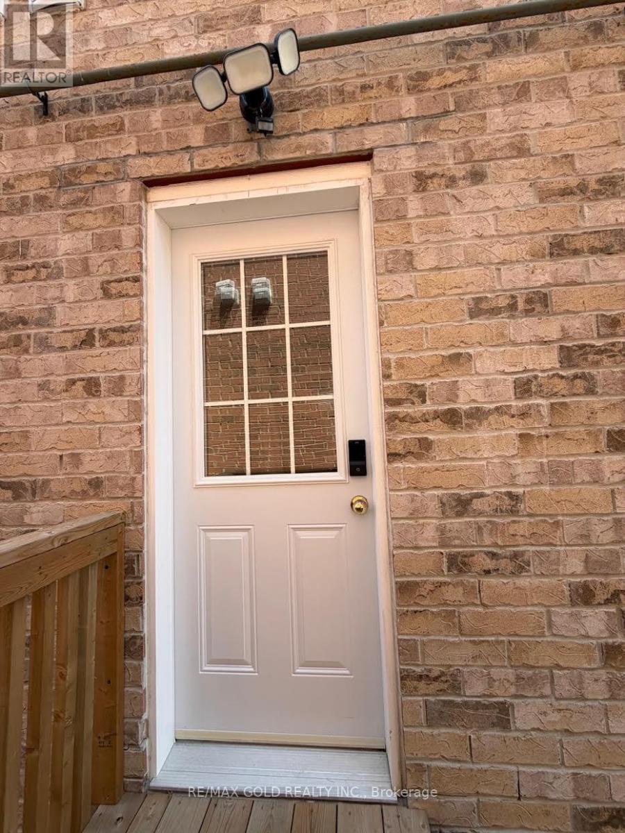 Bsmt - 20 Hiking Court, Brampton, Ontario L6T 0M6 - Photo 5 - W13634328