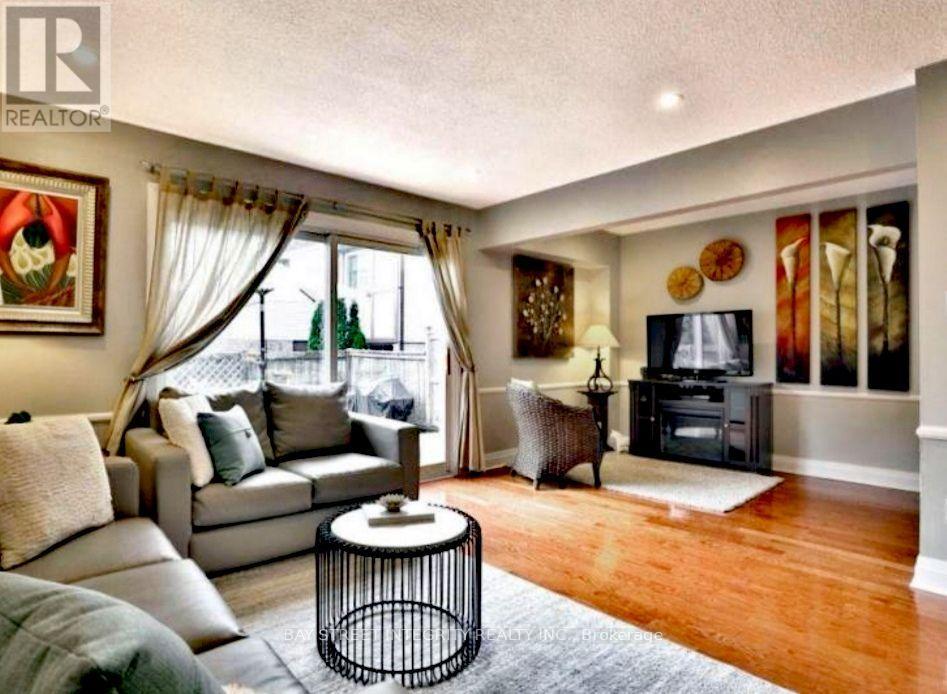 29 - 1580 Lancaster Drive, Oakville, Ontario  L6H 2Z5 - Photo 4 - W13634366
