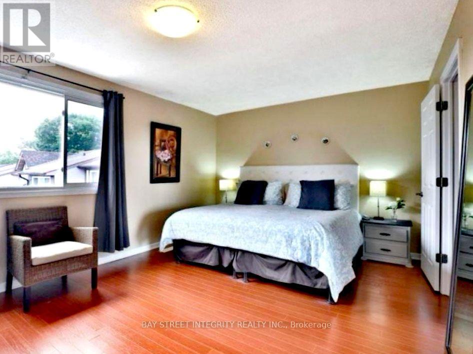 29 - 1580 Lancaster Drive, Oakville, Ontario  L6H 2Z5 - Photo 7 - W13634366