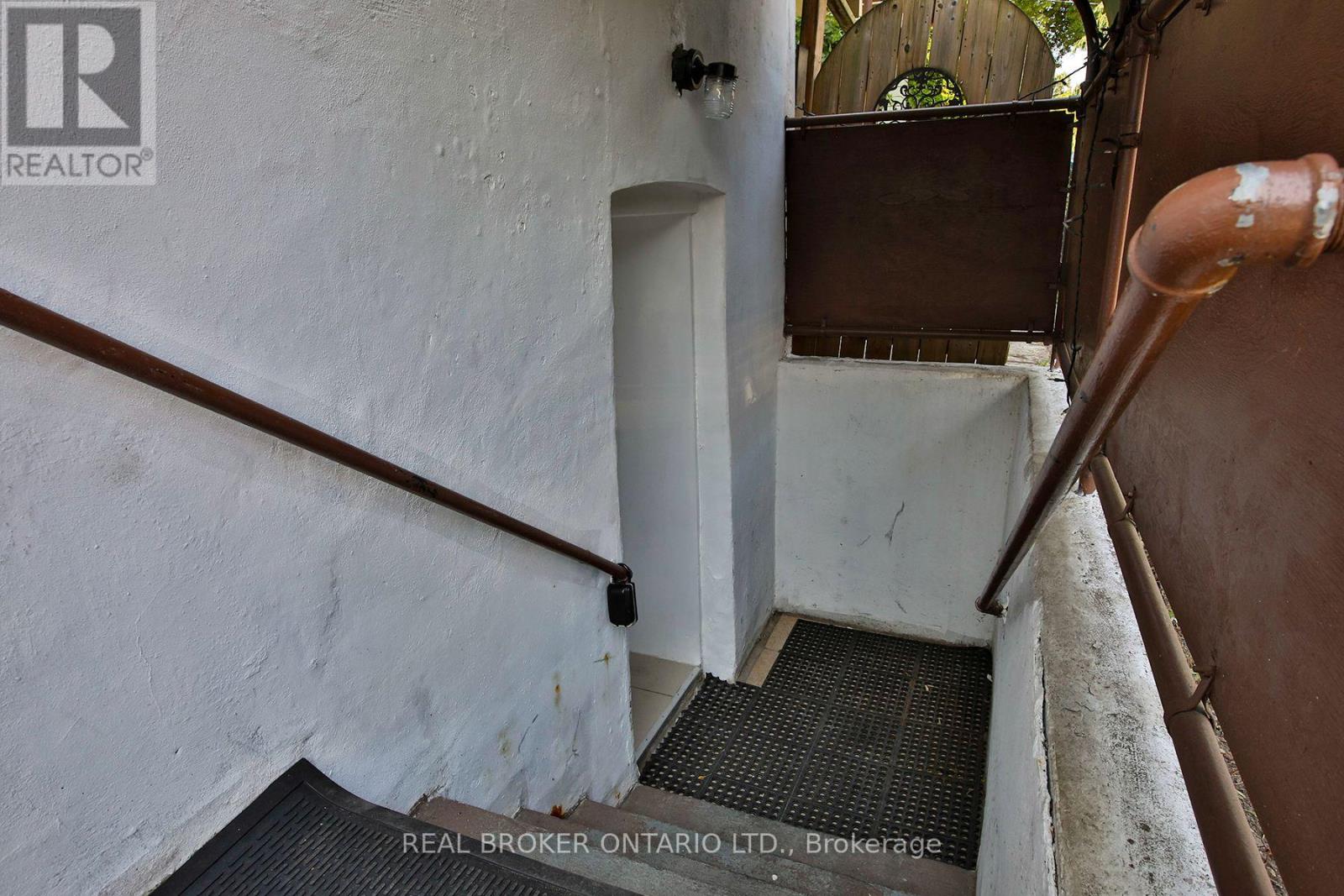 5 - 53 Maria Street, Toronto, Ontario  M6P 1W1 - Photo 18 - W13634378