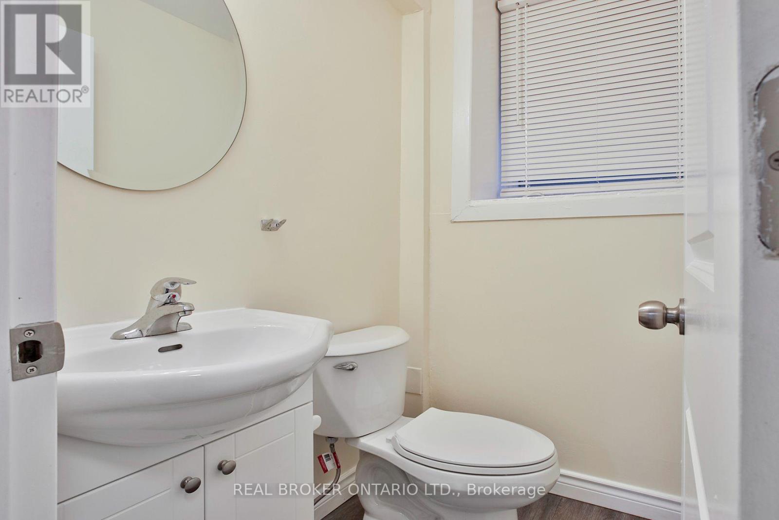 5 - 53 Maria Street, Toronto, Ontario  M6P 1W1 - Photo 4 - W13634378