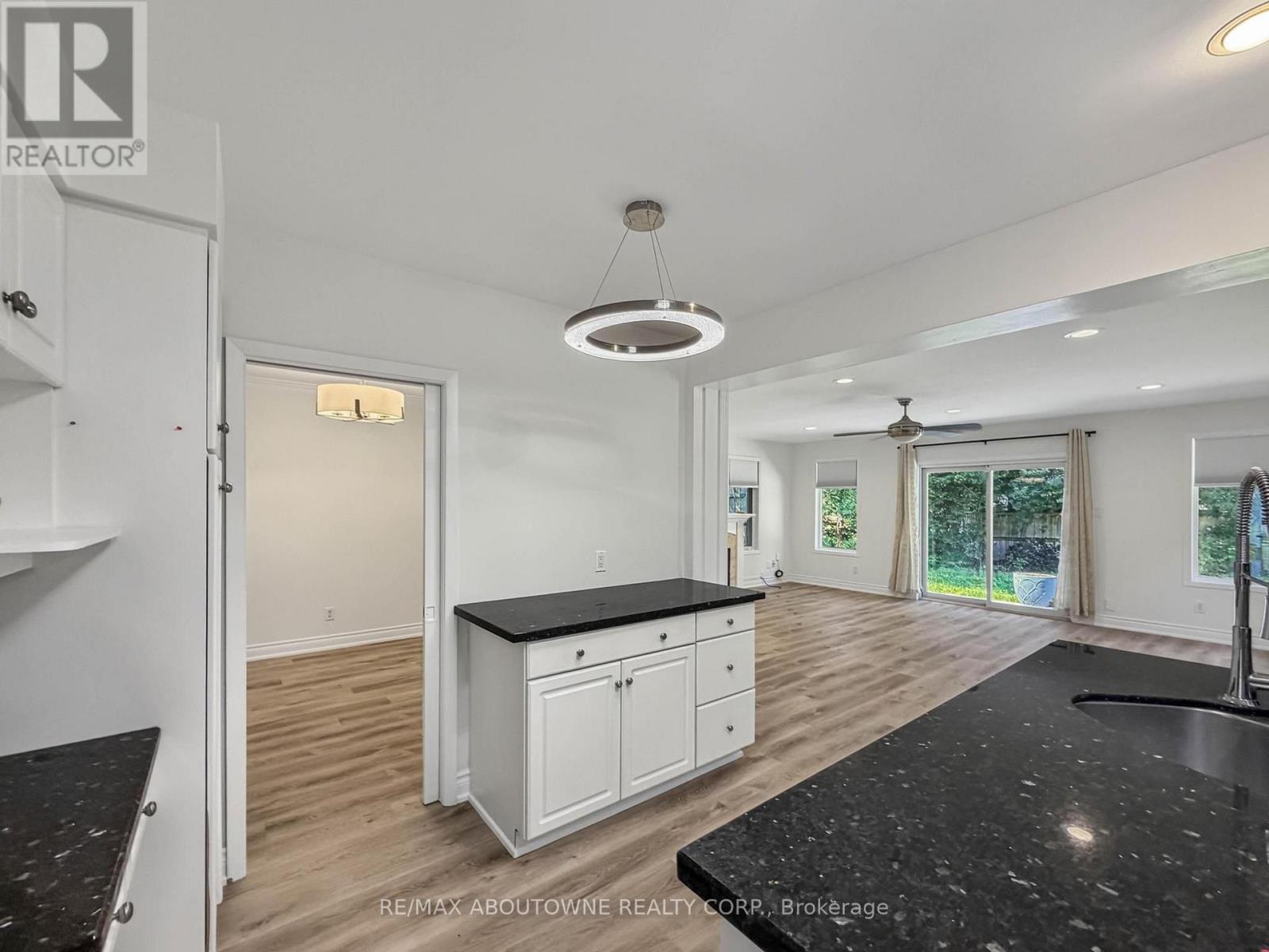 Upper - 2130 Greenhurst Avenue, Mississauga, Ontario  L4X 1J6 - Photo 11 - W13634406