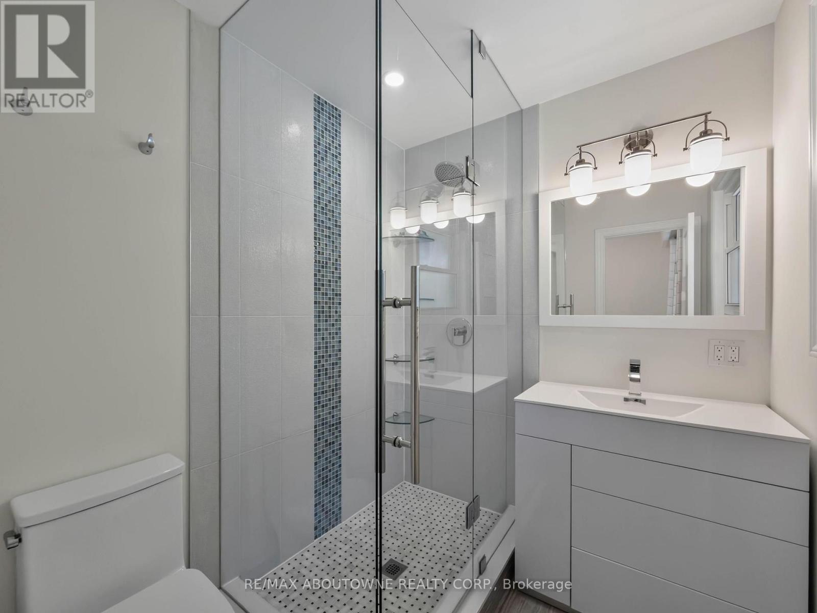 Upper - 2130 Greenhurst Avenue, Mississauga, Ontario  L4X 1J6 - Photo 12 - W13634406