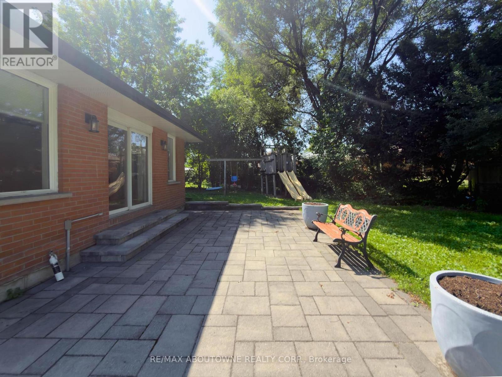 Upper - 2130 Greenhurst Avenue, Mississauga, Ontario  L4X 1J6 - Photo 5 - W13634406
