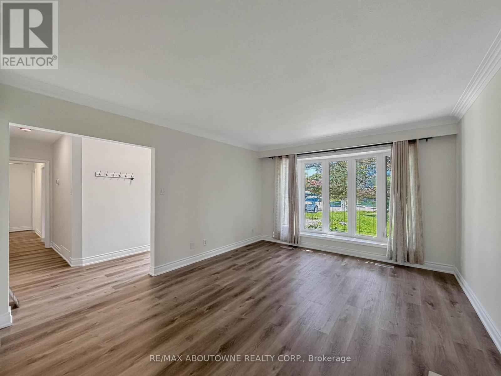 Upper - 2130 Greenhurst Avenue, Mississauga, Ontario  L4X 1J6 - Photo 7 - W13634406