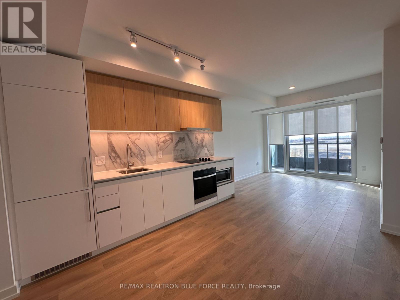 1215 - 1100 Sheppard Avenue W, Toronto, Ontario  M3K 0E4 - Photo 4 - W13634454