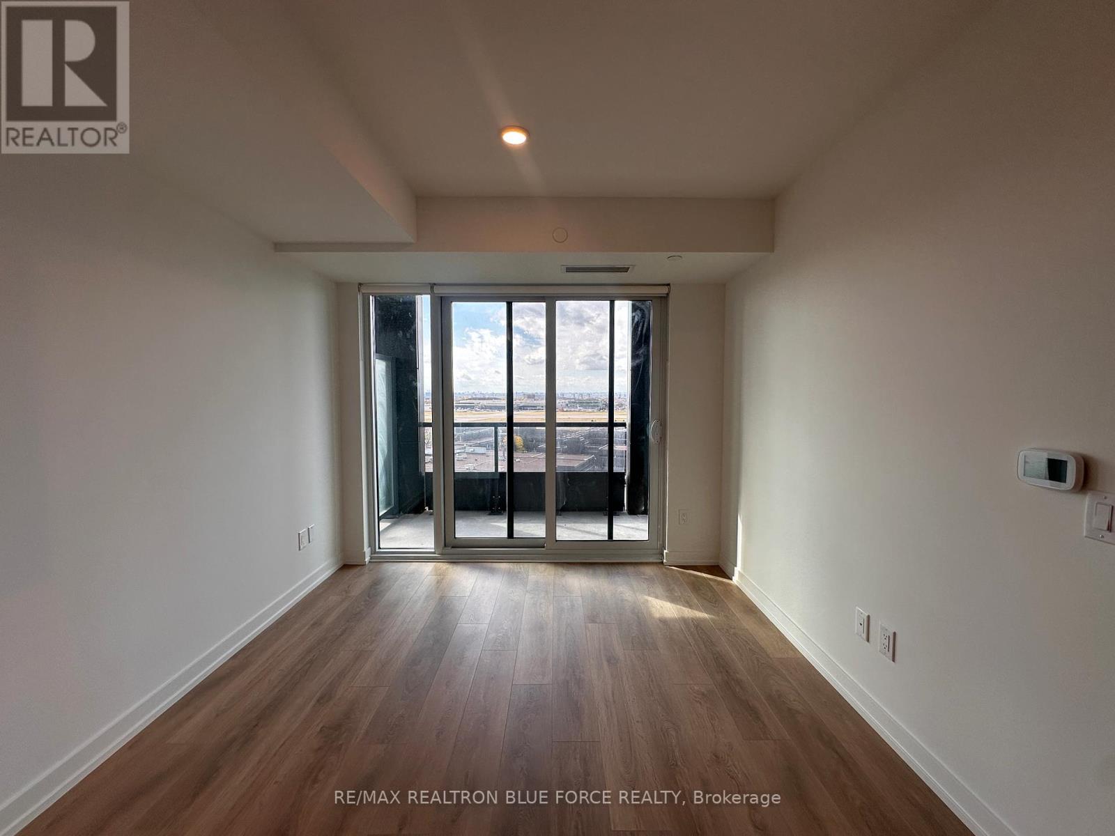1215 - 1100 Sheppard Avenue W, Toronto, Ontario  M3K 0E4 - Photo 6 - W13634454