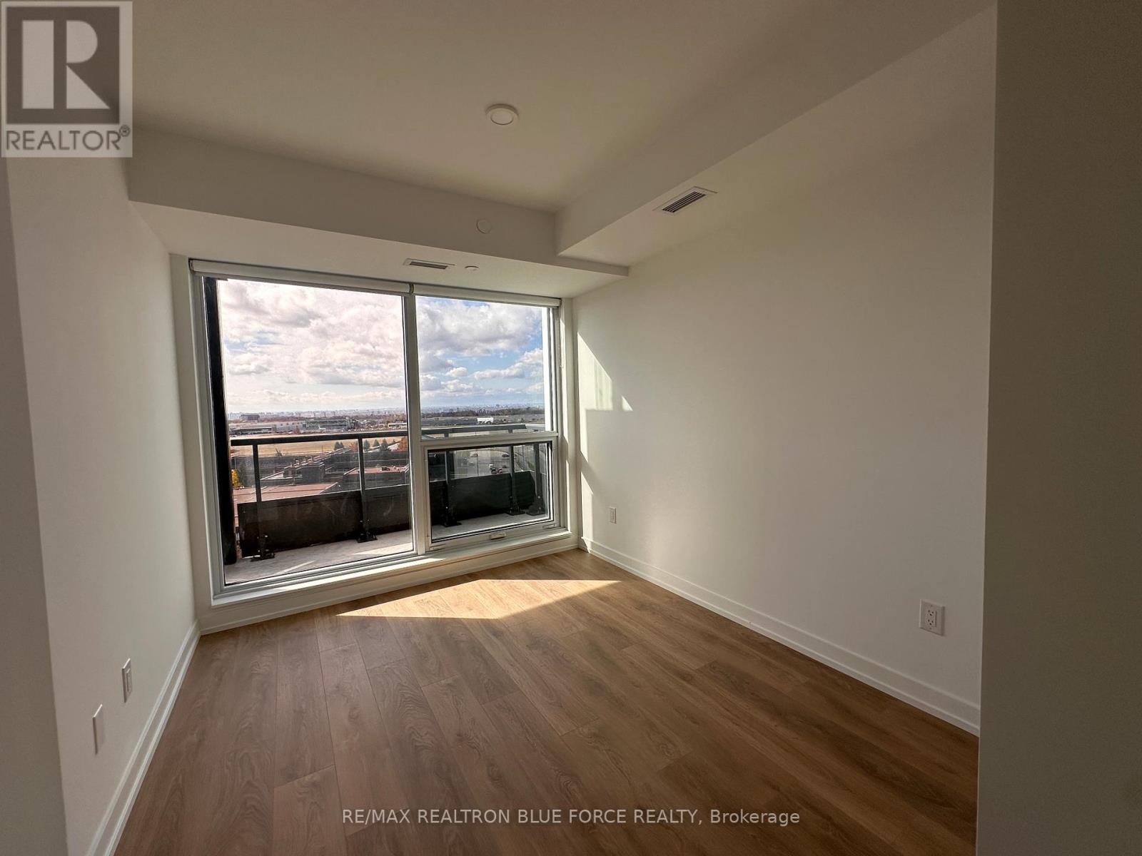 1215 - 1100 Sheppard Avenue W, Toronto, Ontario  M3K 0E4 - Photo 8 - W13634454