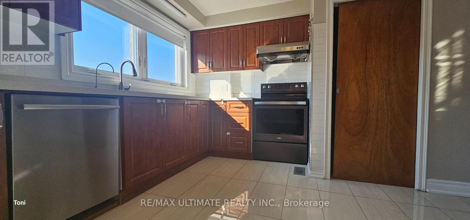 Main - 187 Epsom Downs Drive, Toronto, Ontario  M3M 1S8 - Photo 2 - W13634460