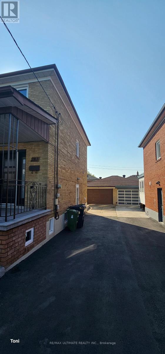 Main - 187 Epsom Downs Drive, Toronto, Ontario  M3M 1S8 - Photo 23 - W13634460