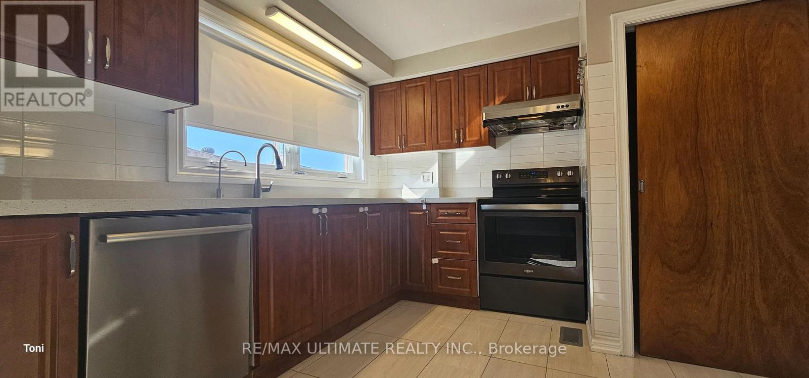 Main - 187 Epsom Downs Drive, Toronto, Ontario  M3M 1S8 - Photo 3 - W13634460