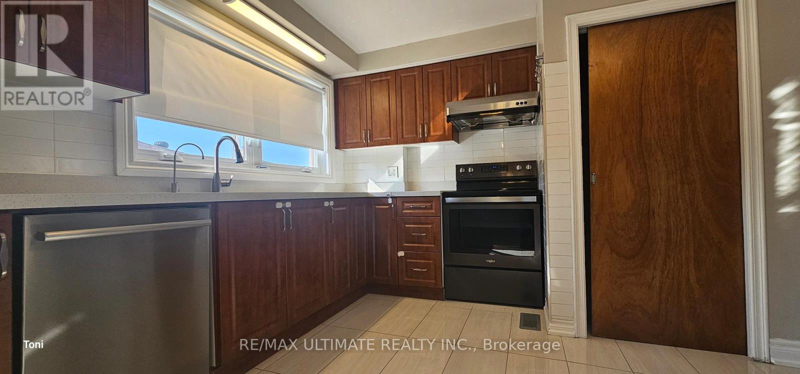 Main - 187 Epsom Downs Drive, Toronto, Ontario  M3M 1S8 - Photo 4 - W13634460