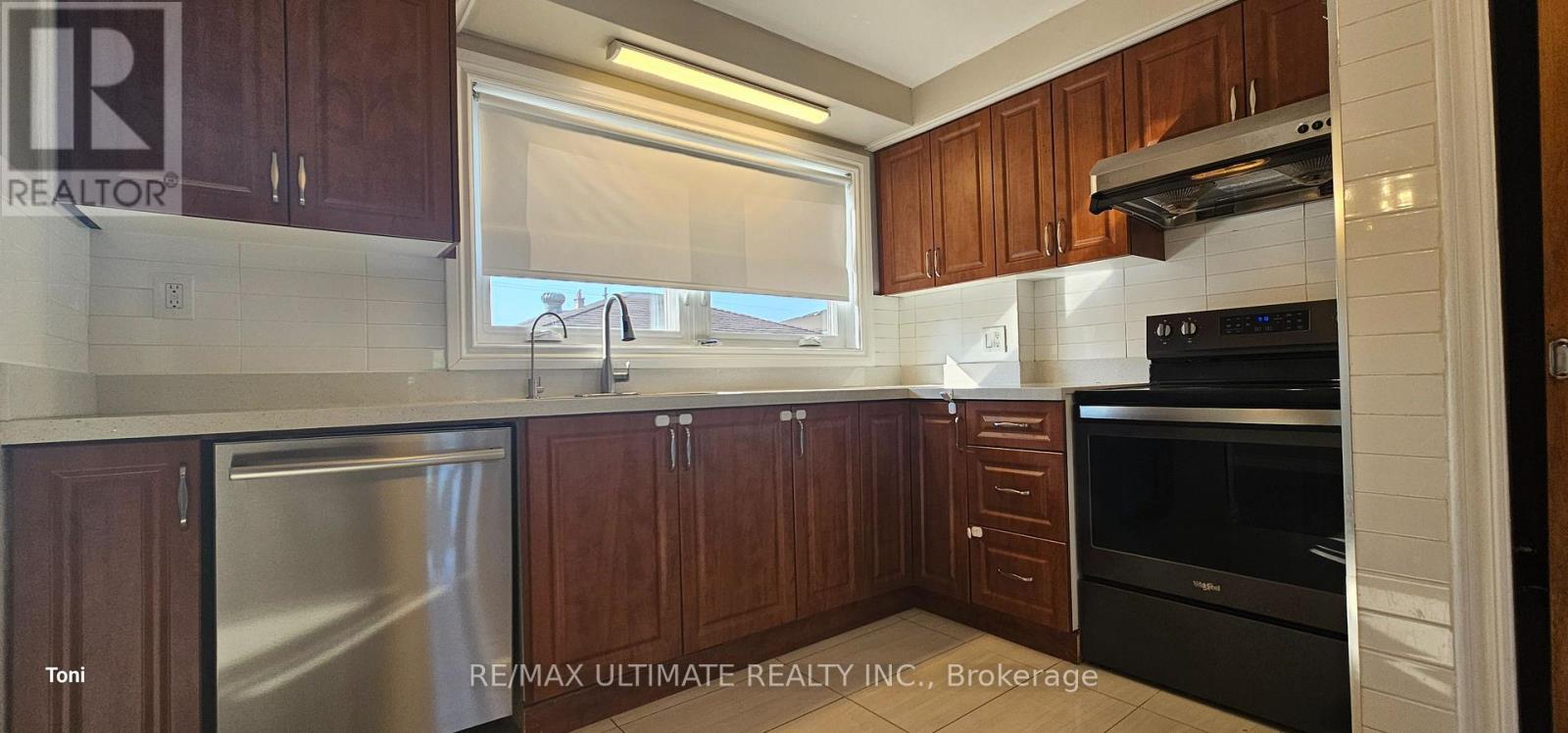 Main - 187 Epsom Downs Drive, Toronto, Ontario  M3M 1S8 - Photo 5 - W13634460