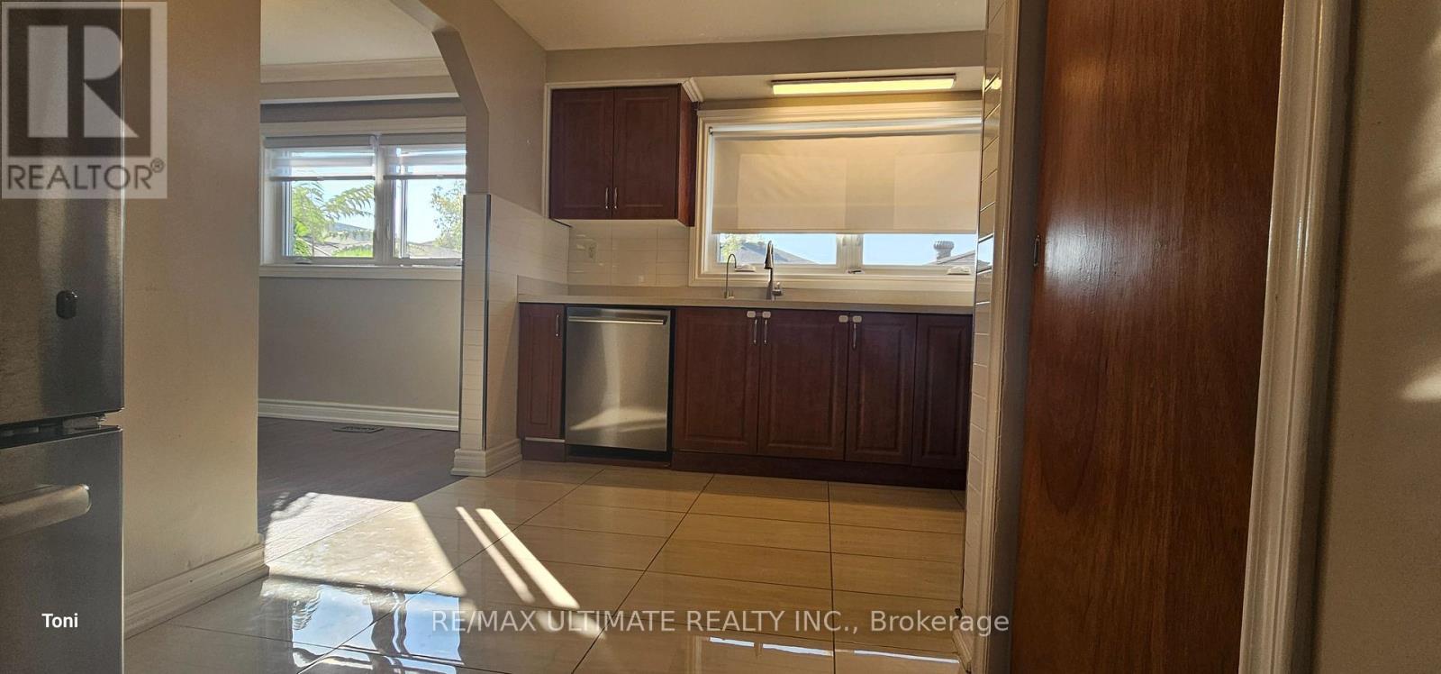 Main - 187 Epsom Downs Drive, Toronto, Ontario  M3M 1S8 - Photo 6 - W13634460