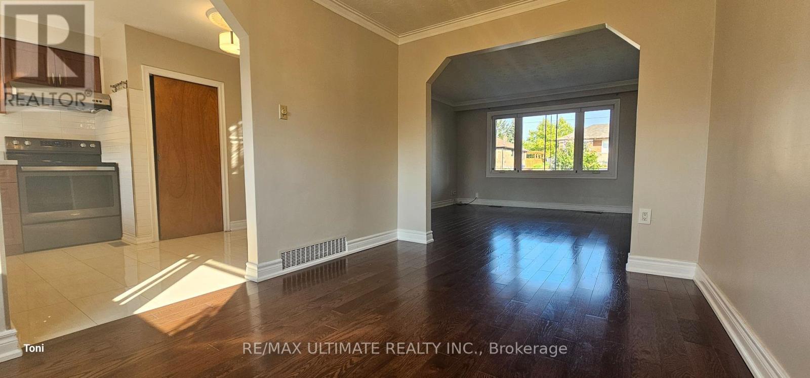 Main - 187 Epsom Downs Drive, Toronto, Ontario  M3M 1S8 - Photo 8 - W13634460