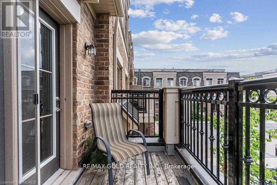 94 - 2441 GREENWICH DRIVE