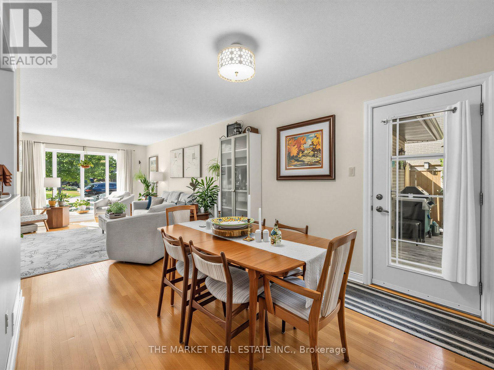 1033 Franconia Drive, Mississauga, Ontario  L4Y 2L6 - Photo 12 - W13634520