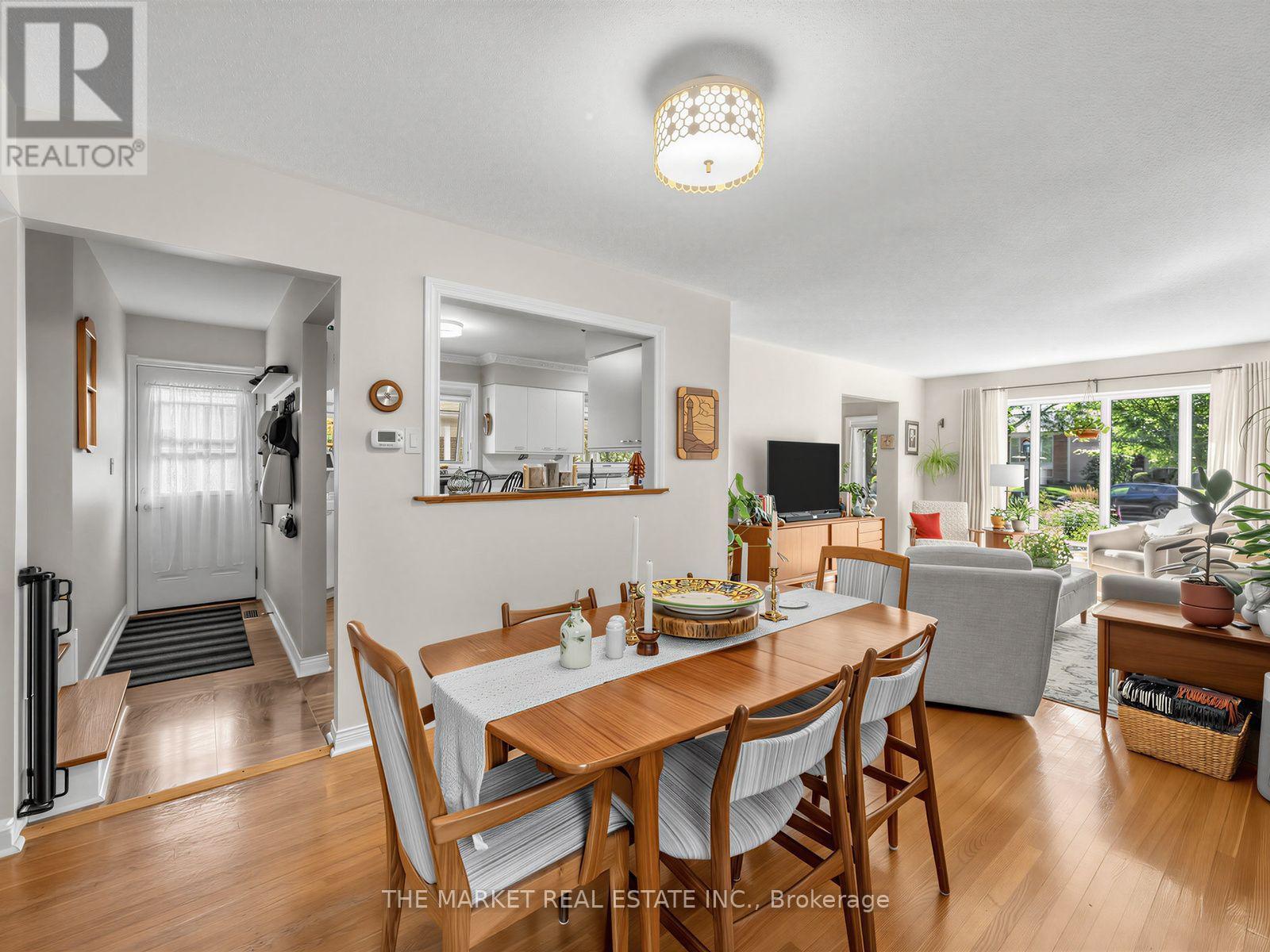 1033 Franconia Drive, Mississauga, Ontario  L4Y 2L6 - Photo 13 - W13634520