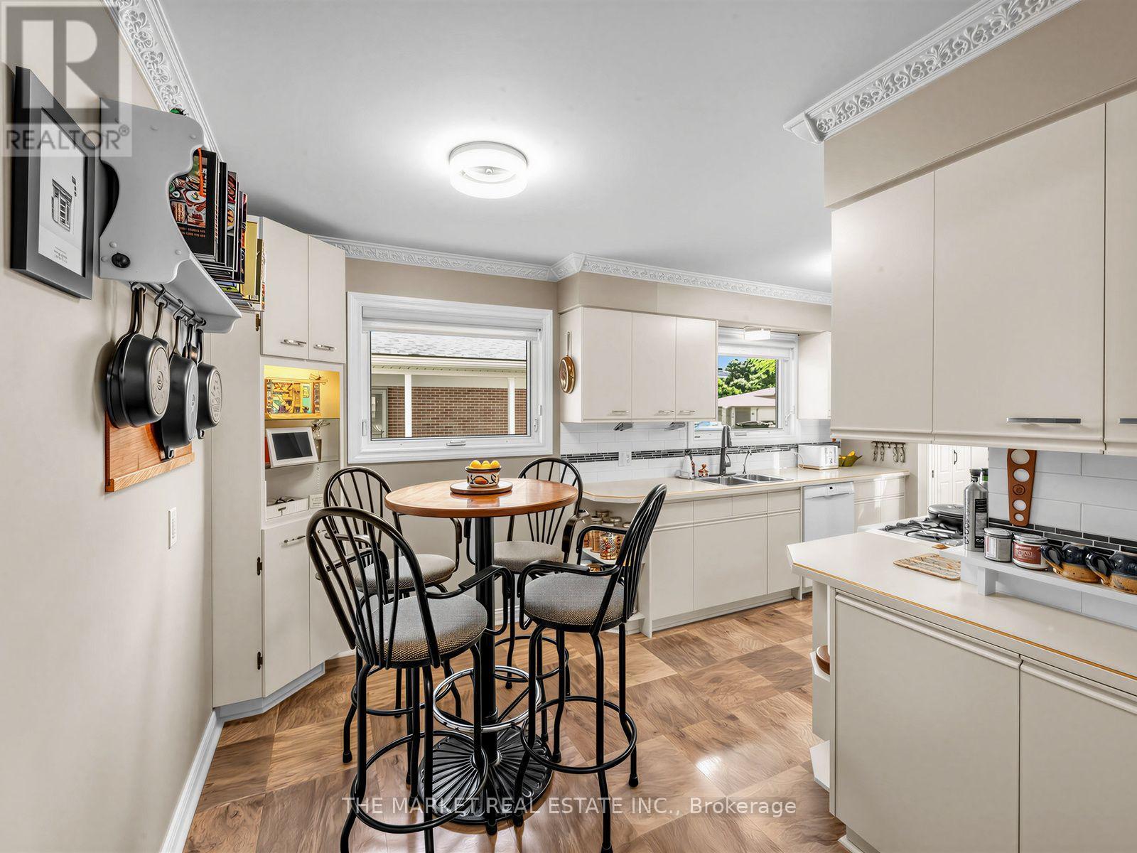 1033 Franconia Drive, Mississauga, Ontario  L4Y 2L6 - Photo 20 - W13634520