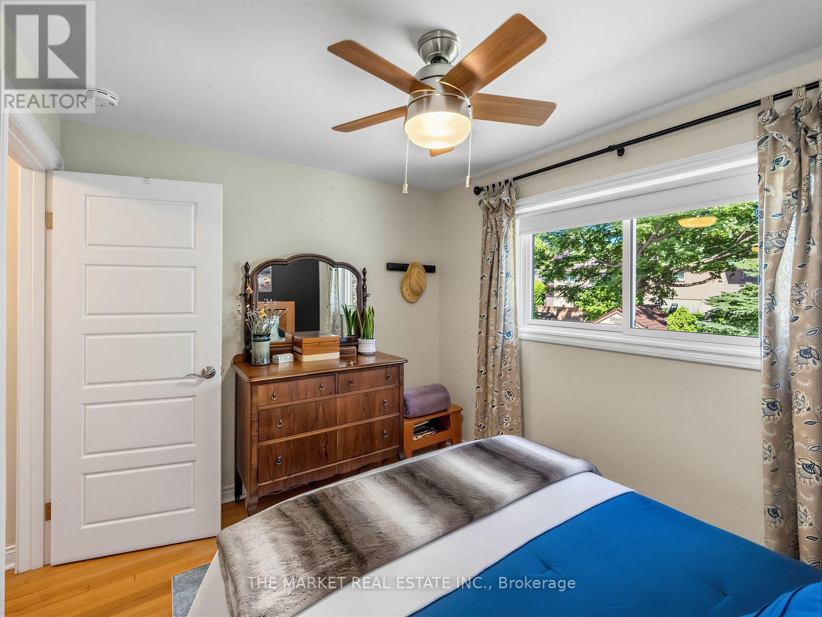 1033 Franconia Drive, Mississauga, Ontario  L4Y 2L6 - Photo 26 - W13634520