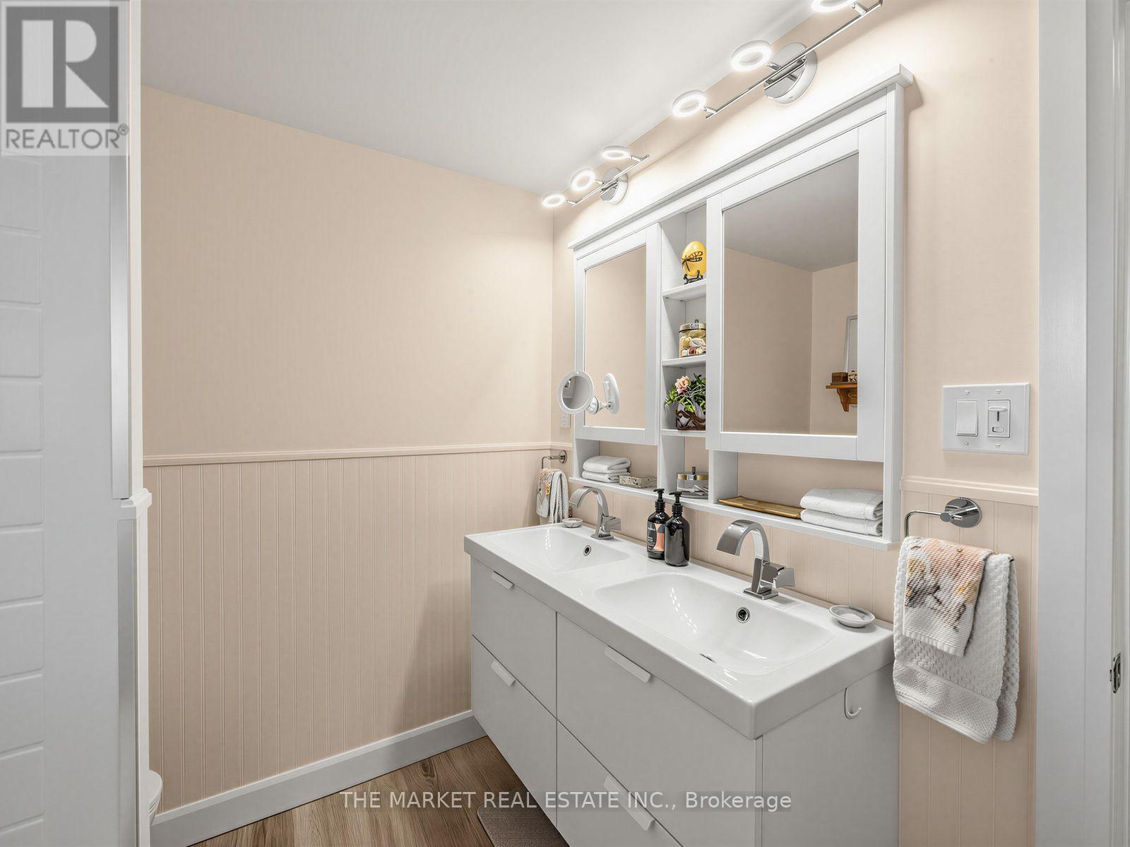 1033 Franconia Drive, Mississauga, Ontario  L4Y 2L6 - Photo 28 - W13634520