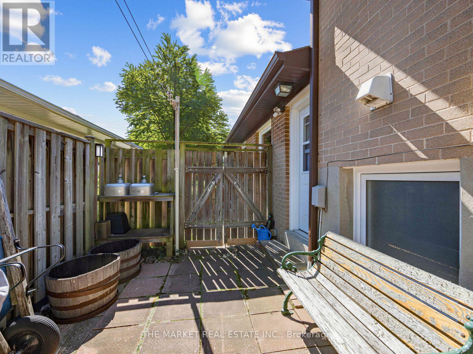 1033 Franconia Drive, Mississauga, Ontario  L4Y 2L6 - Photo 45 - W13634520