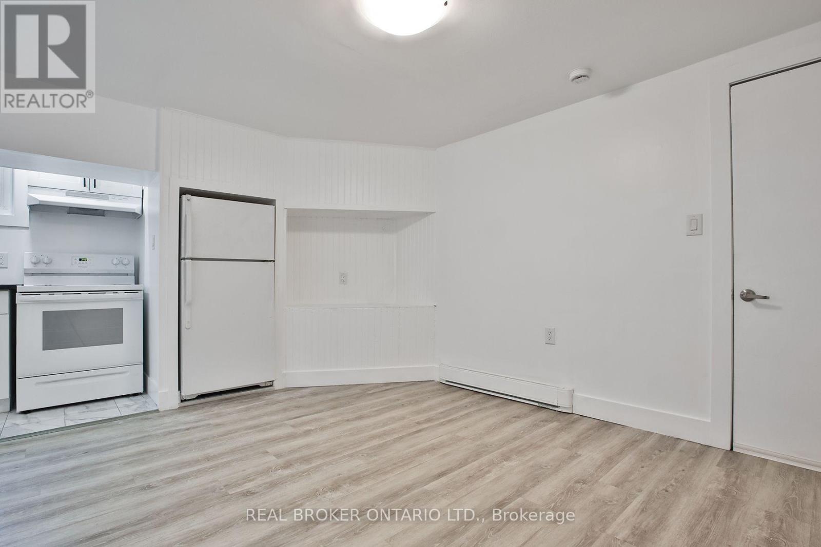 6 - 252 Sixth Street, Toronto, Ontario  M8V 3A7 - Photo 3 - W13634536