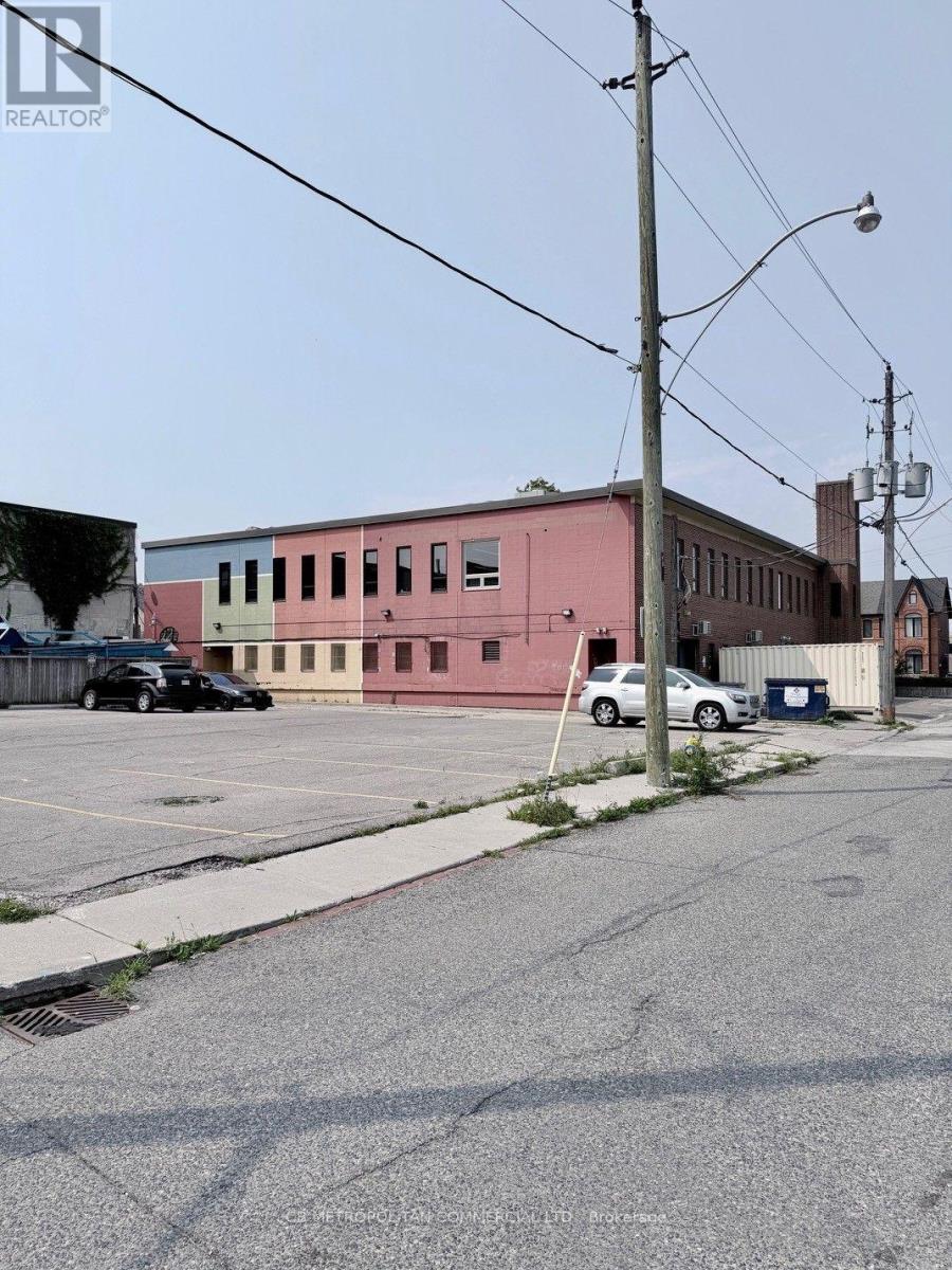 Entire Building - 139 Mulock Avenue, Toronto, Ontario  M6N 1G9 - Photo 10 - W13634538