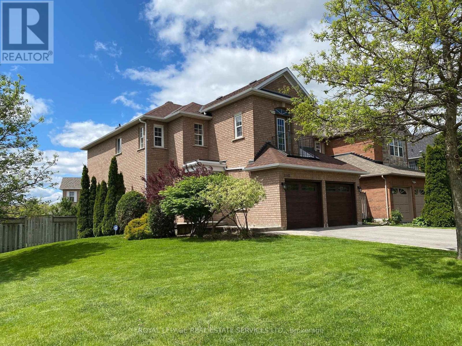 2362 Woodridge Way, Oakville, Ontario  L6H 6S3 - Photo 2 - W13634554
