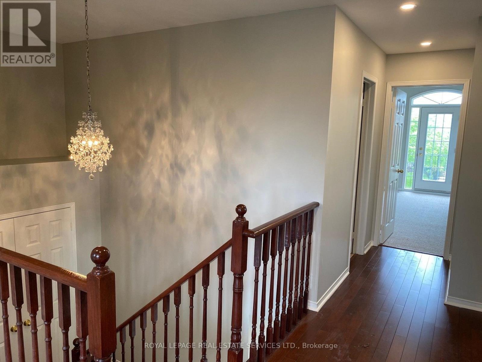 2362 Woodridge Way, Oakville, Ontario  L6H 6S3 - Photo 8 - W13634554