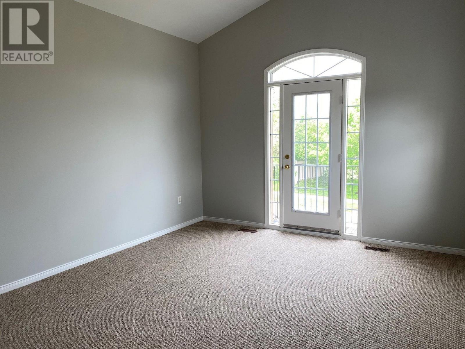 2362 Woodridge Way, Oakville, Ontario  L6H 6S3 - Photo 9 - W13634554