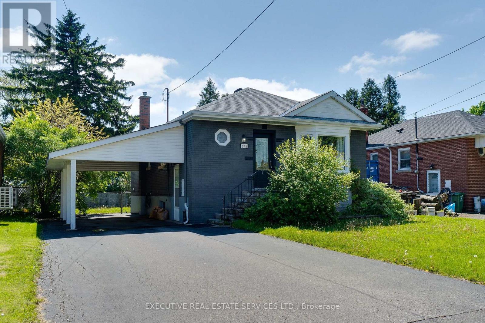 213 East 32nd Street, Hamilton, Ontario  L8V 3S3 - Photo 1 - X13634334