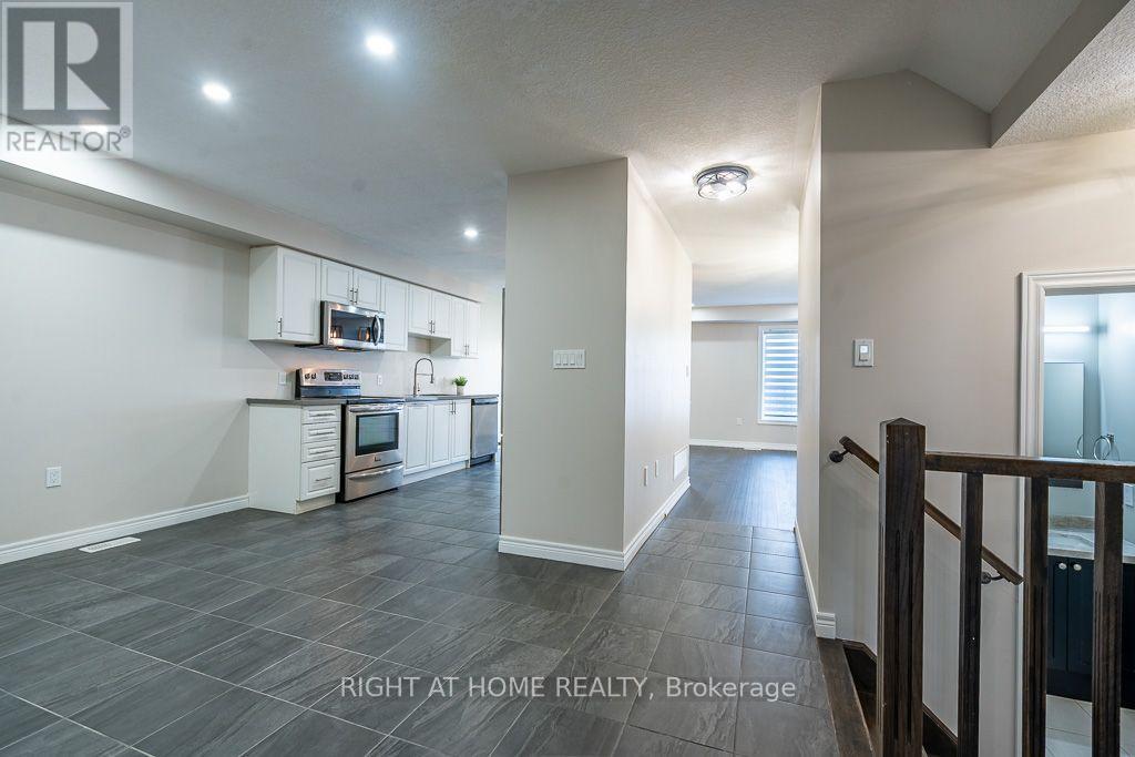 10 Cittadella Boulevard, Hamilton, Ontario L8J 3H5 - Photo 4 - X13634394