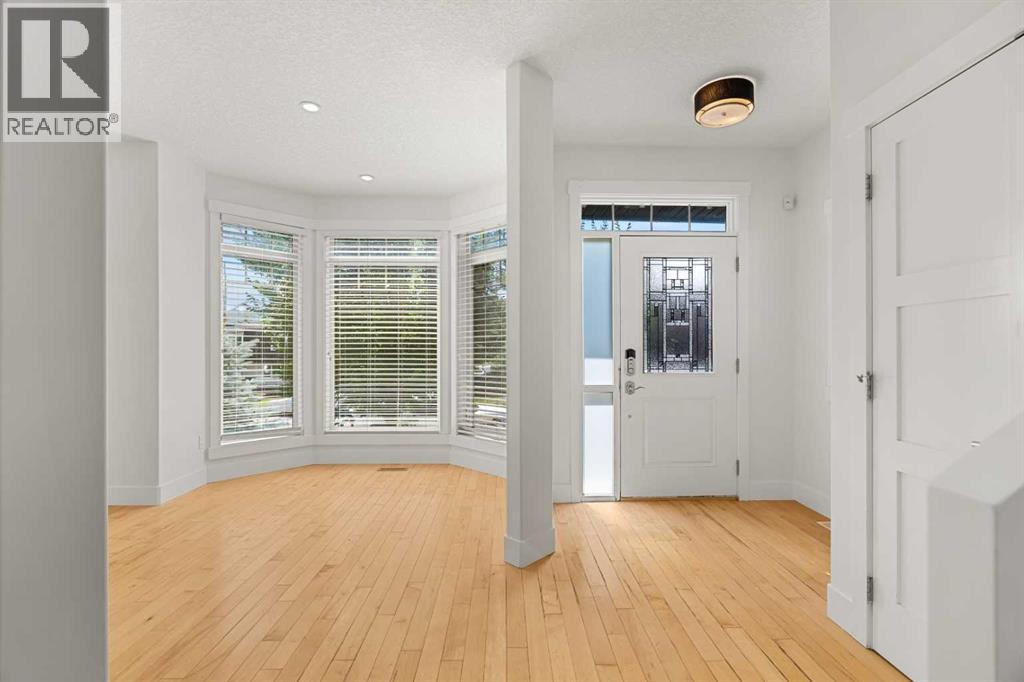 4828 20 Avenue NW, Calgary, Alberta  T3B 0V3 - Photo 3 - A2332506