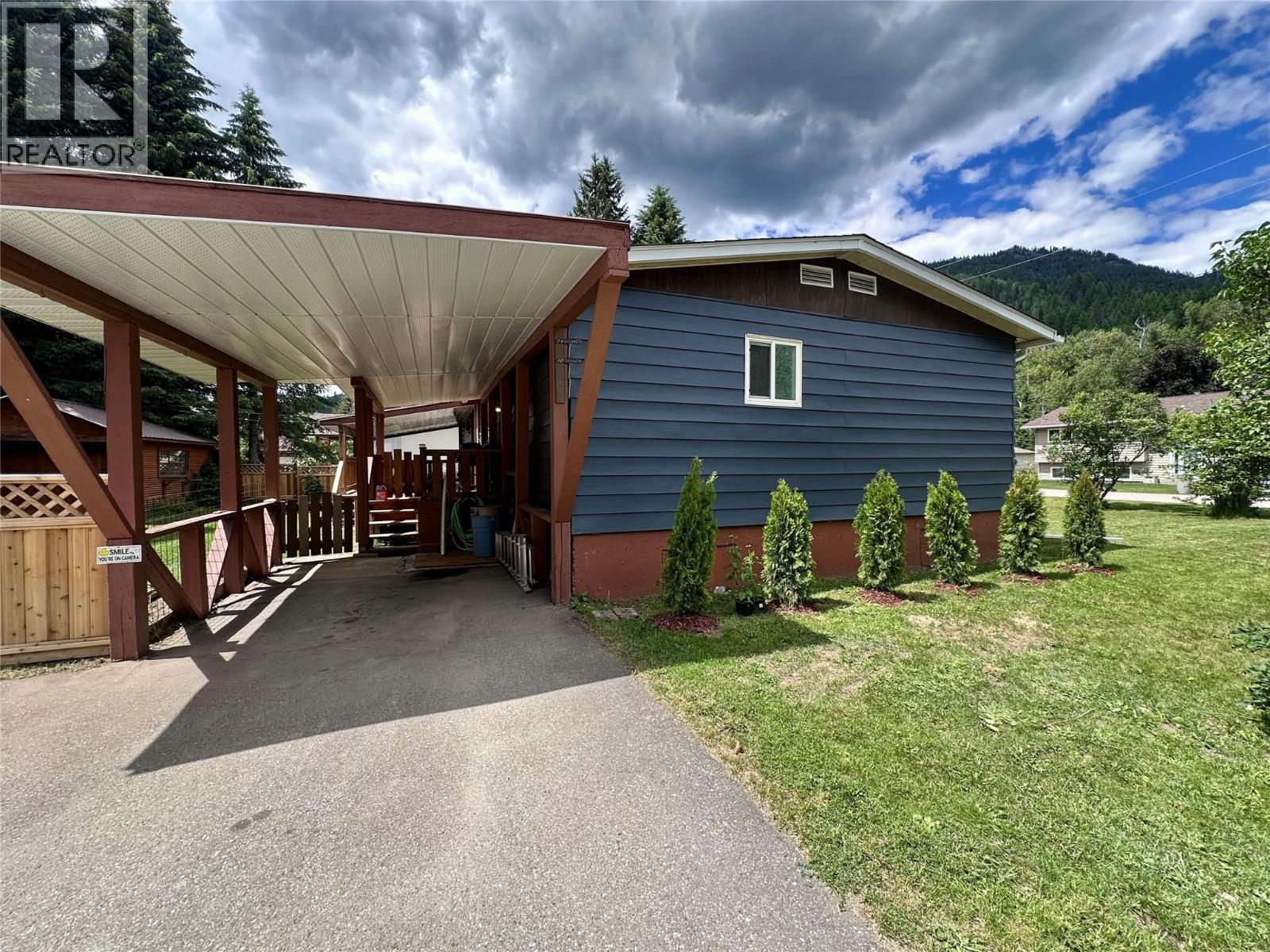 901 Eighth Street, Salmo, British Columbia  V0G 1Z0 - Photo 39 - 10391973