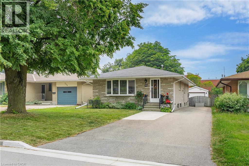 111 KIMBERLY Crescent, Kitchener, Ontario