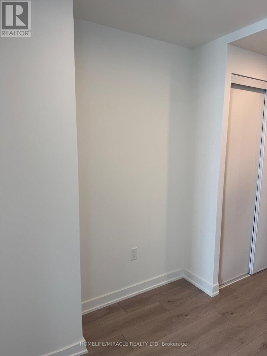 2913 - 1 Fairview Road, Mississauga, Ontario  L5A 0B4 - Photo 3 - W13596728
