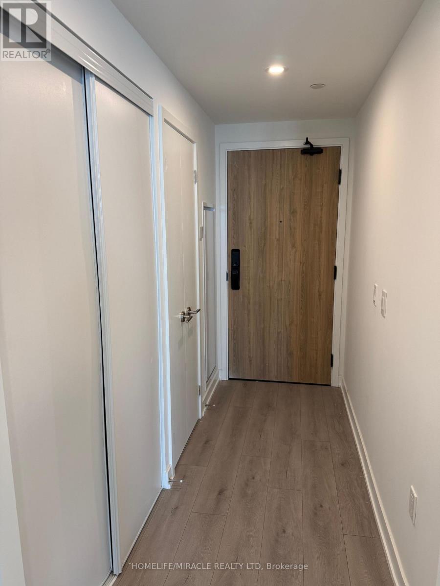 2913 - 1 Fairview Road, Mississauga, Ontario  L5A 0B4 - Photo 2 - W13596728