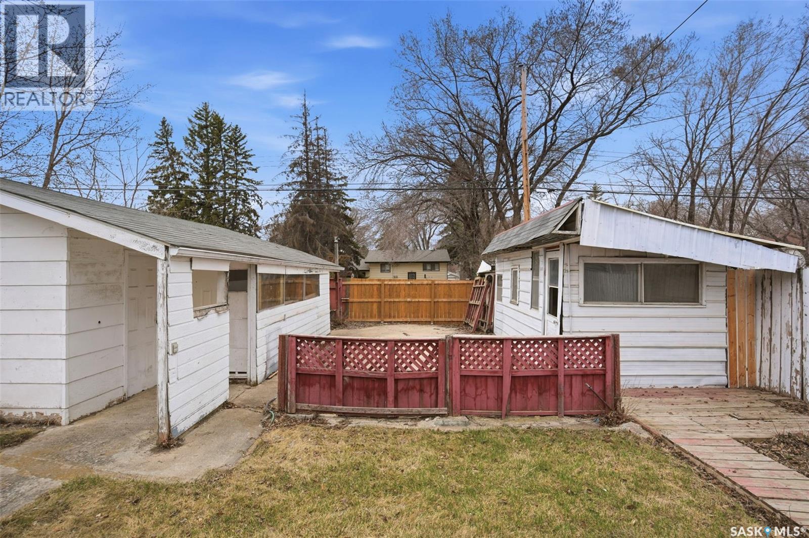 1721 E Avenue N, Saskatoon, Saskatchewan  S7L 1V3 - Photo 38 - SK044425