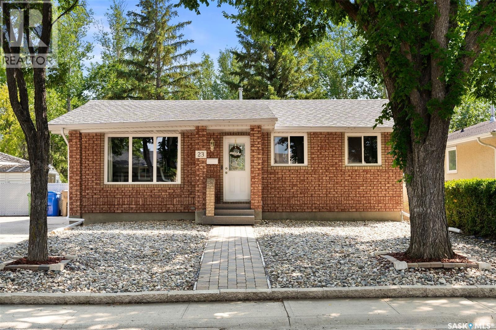 23 Price Crescent, Regina, Saskatchewan  S4R 6R7 - Photo 2 - SK044337