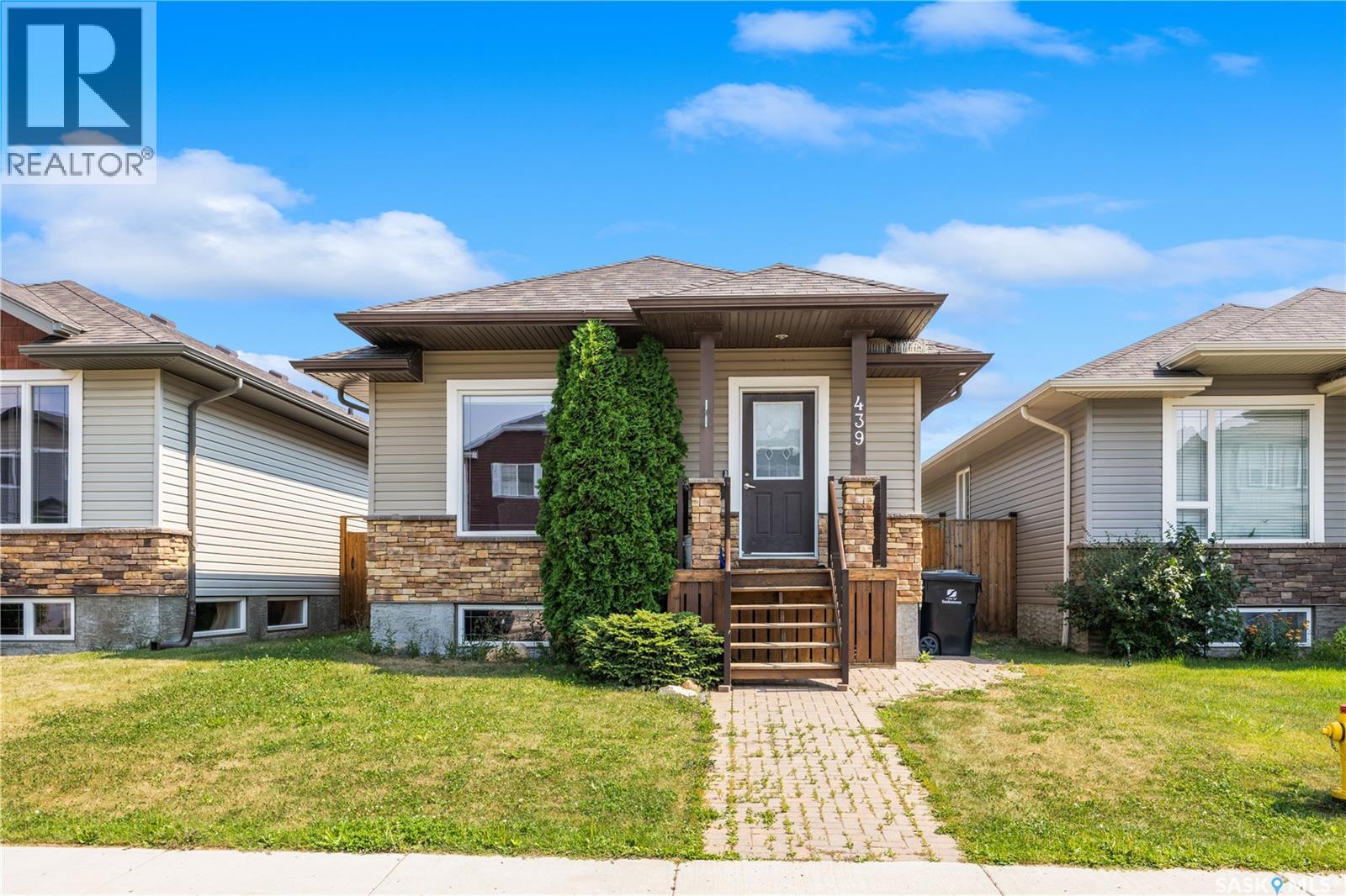 439 Coad MANOR, Saskatoon, Saskatchewan
